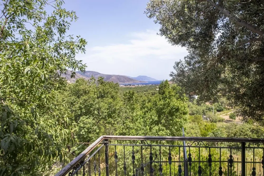 Датча: Stone House Surrounded by Nature in Datca