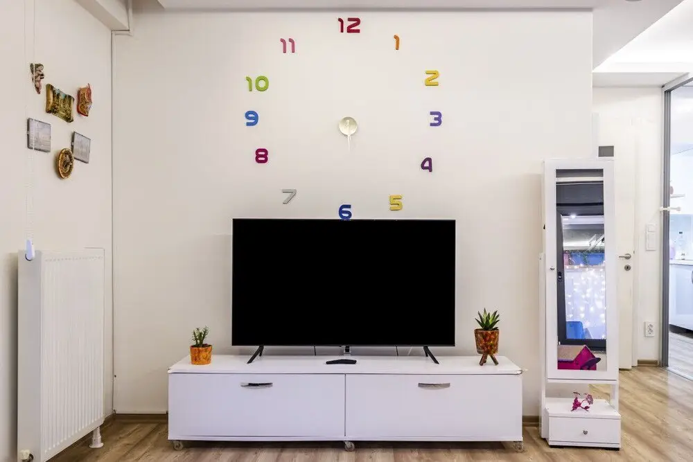 Стамбул: Flat With Rainbow Themed Interior in Goztepe