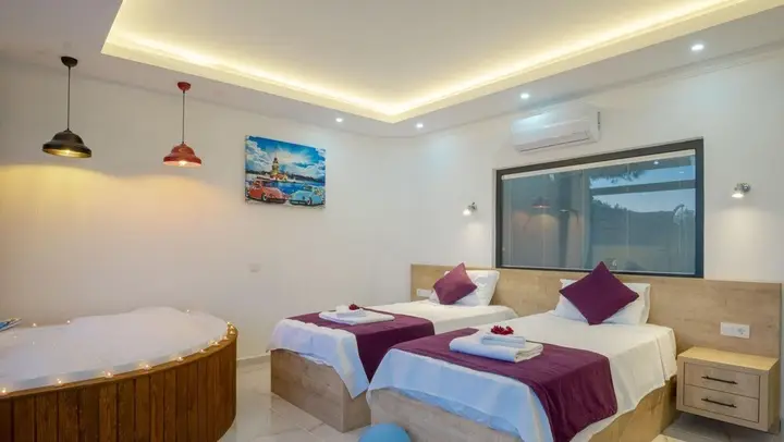 Исламлар: Captivating Villa With 2 Private Pools in Kas
