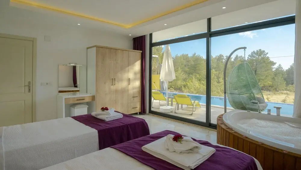 Исламлар: Captivating Villa With 2 Private Pools in Kas