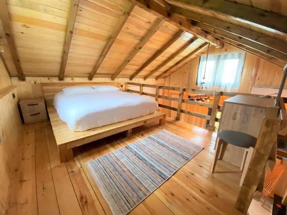 Сайл: Mesmerizing Tiny House On Riverside in Agva
