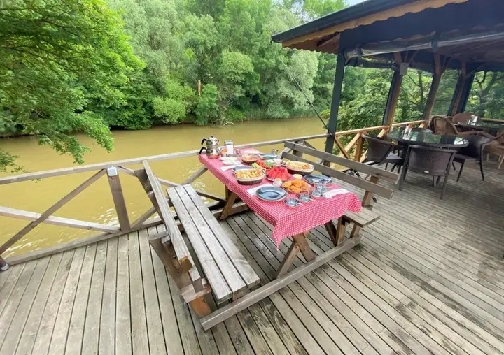 Сайл: Mesmerizing Tiny House On Riverside in Agva