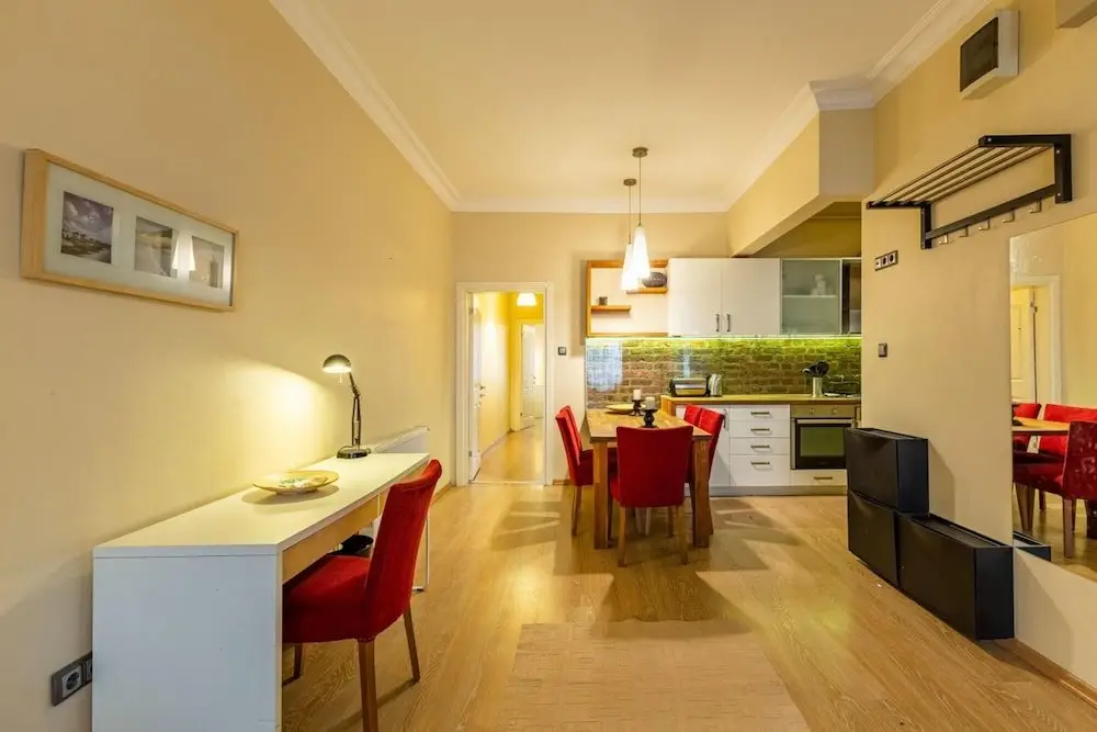 Central Flat 10-min Walk to Taksim Square in Sisli — фото 1