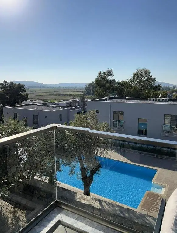 Scenic Flat With Shared Pool in Milas — фото 1