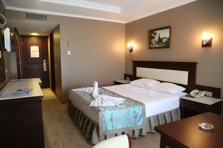 Бююкчекмедже: Blue World Hotel