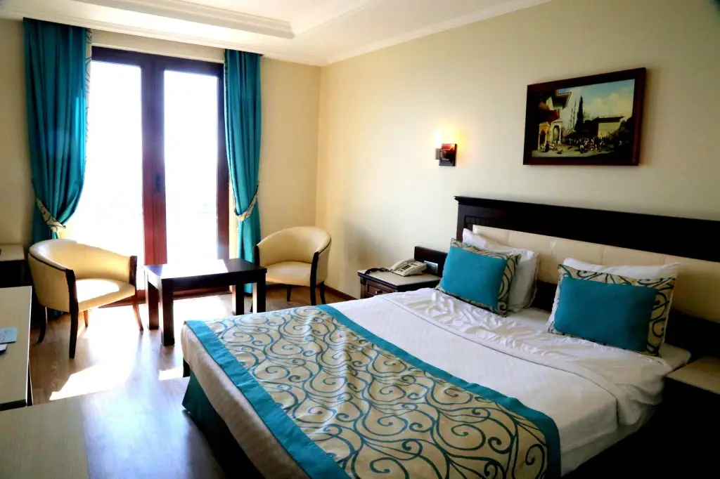 Бююкчекмедже: Blue World Hotel