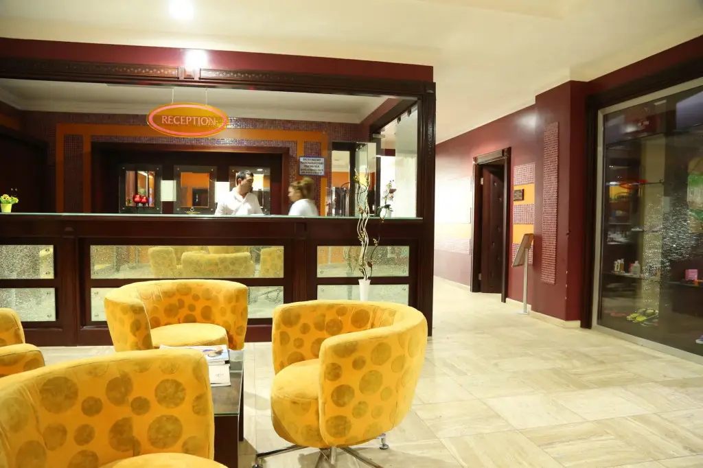 Бююкчекмедже: Blue World Hotel