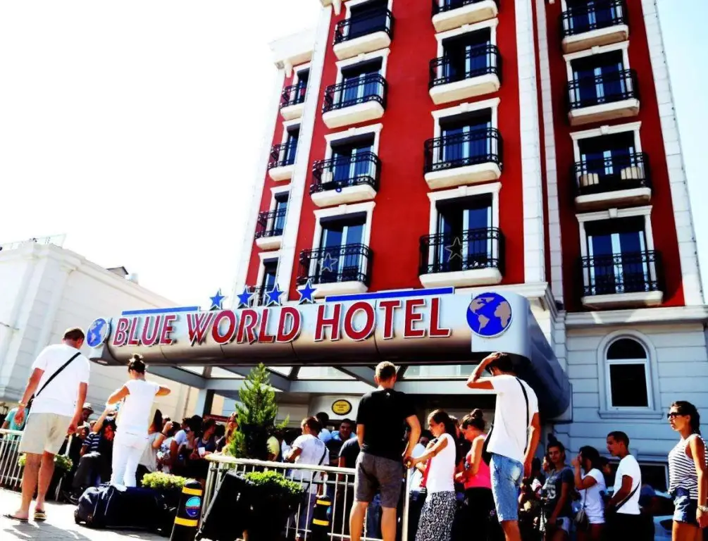 Blue World Hotel — фото 1