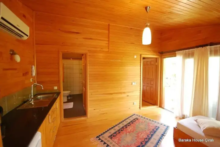 Чиралы: Baraka House
