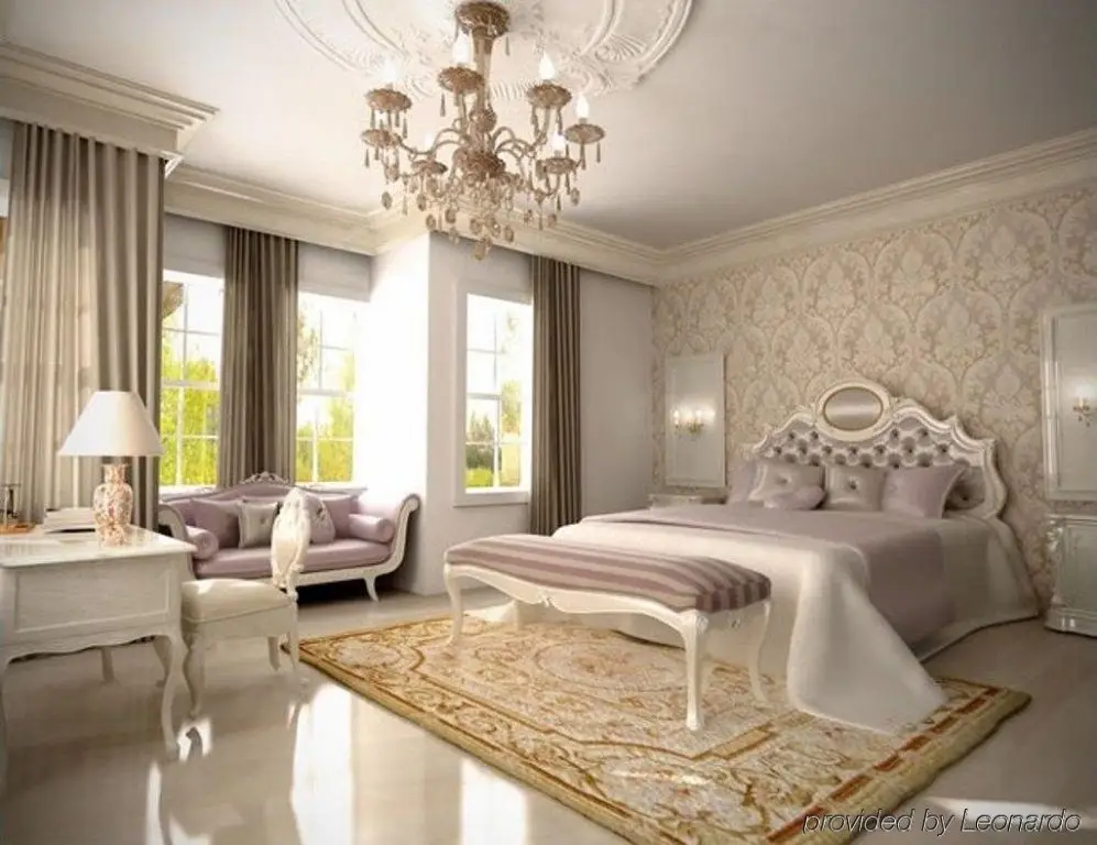 Дуачи: Elegance East Hotel 