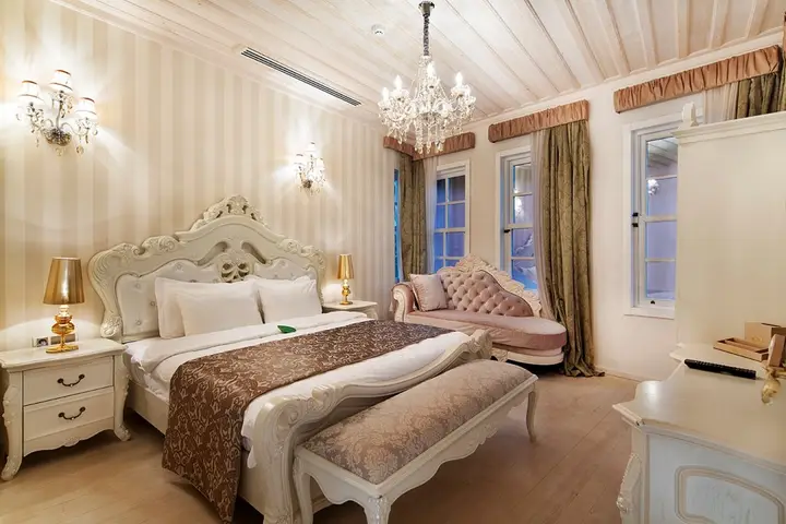 Дуачи: Elegance East Hotel