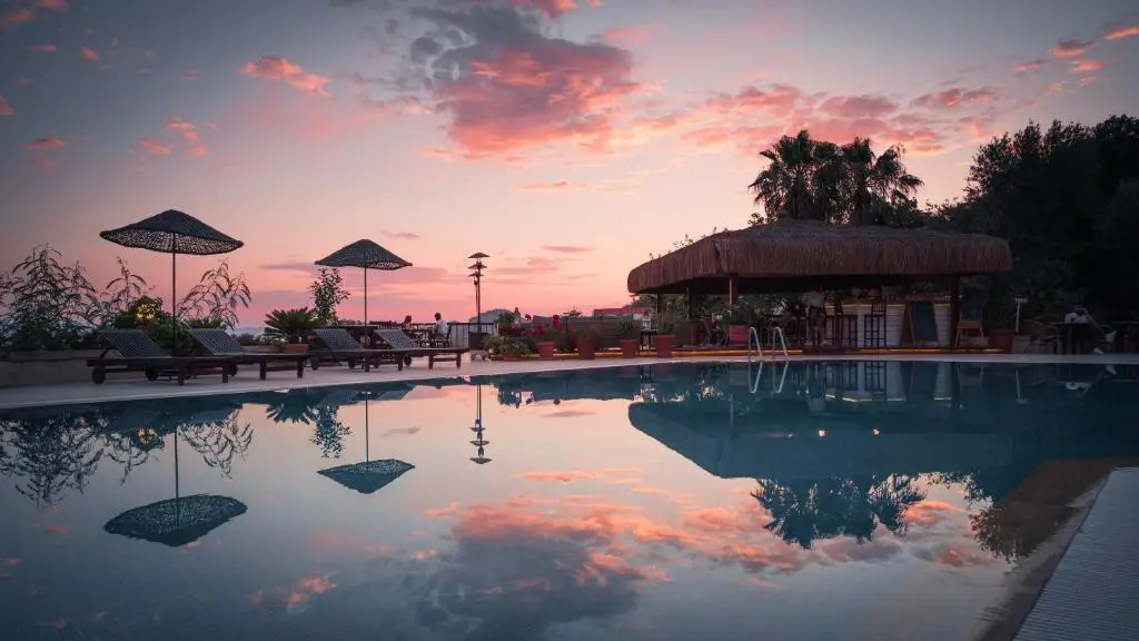 Яликавак: 4Reasons Hotel And Bistro