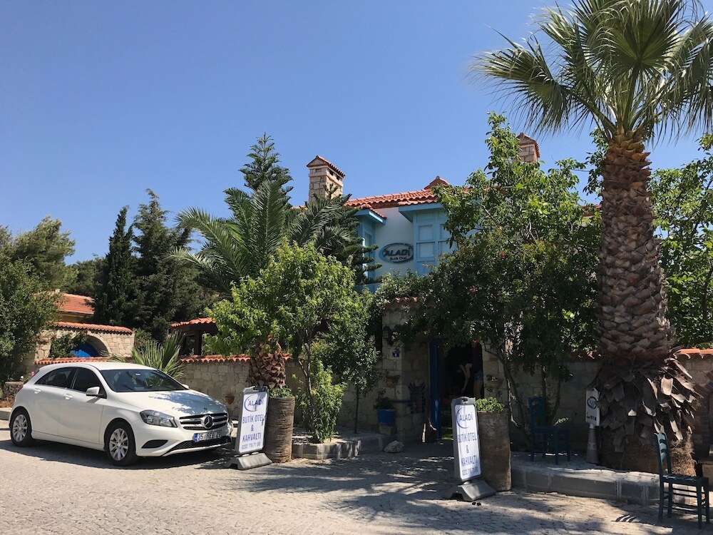 Aladi Hotel — фото 1
