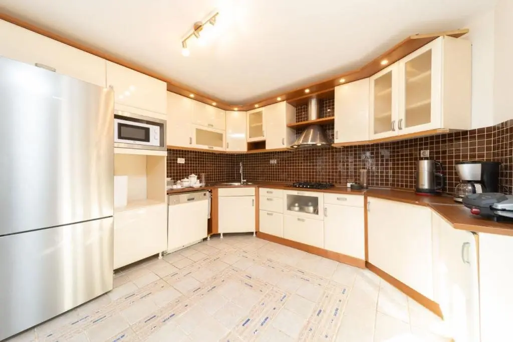 Анталья: House Close to Beach With Shared Pool in Antalya