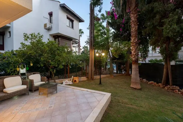 Анталья: House Close to Beach With Shared Pool in Antalya