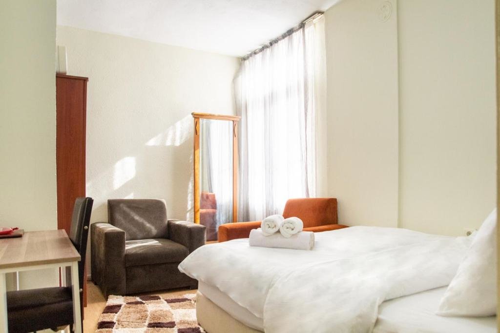 Измир: Vibrant and Central Flat in Karsiyaka Near Sea