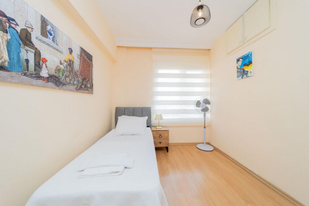 Анталья: Cozy Flat With Balcony 5 min to Konyaalti Beach