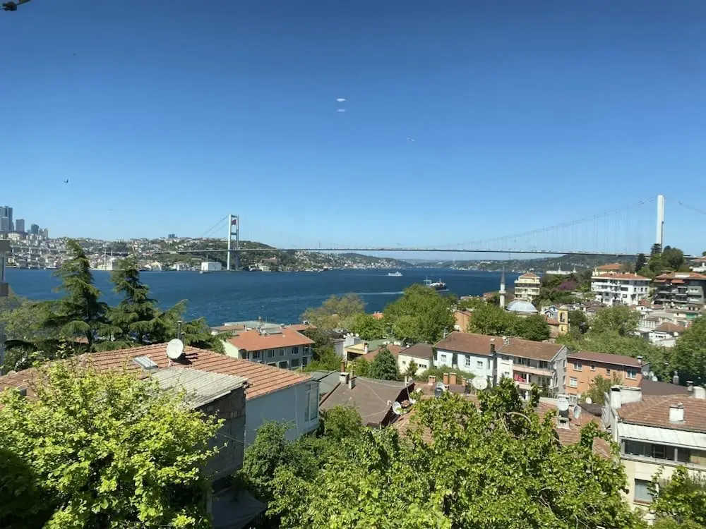 Стамбул: Flat With Bosphorus View and Backyard in Uskudar