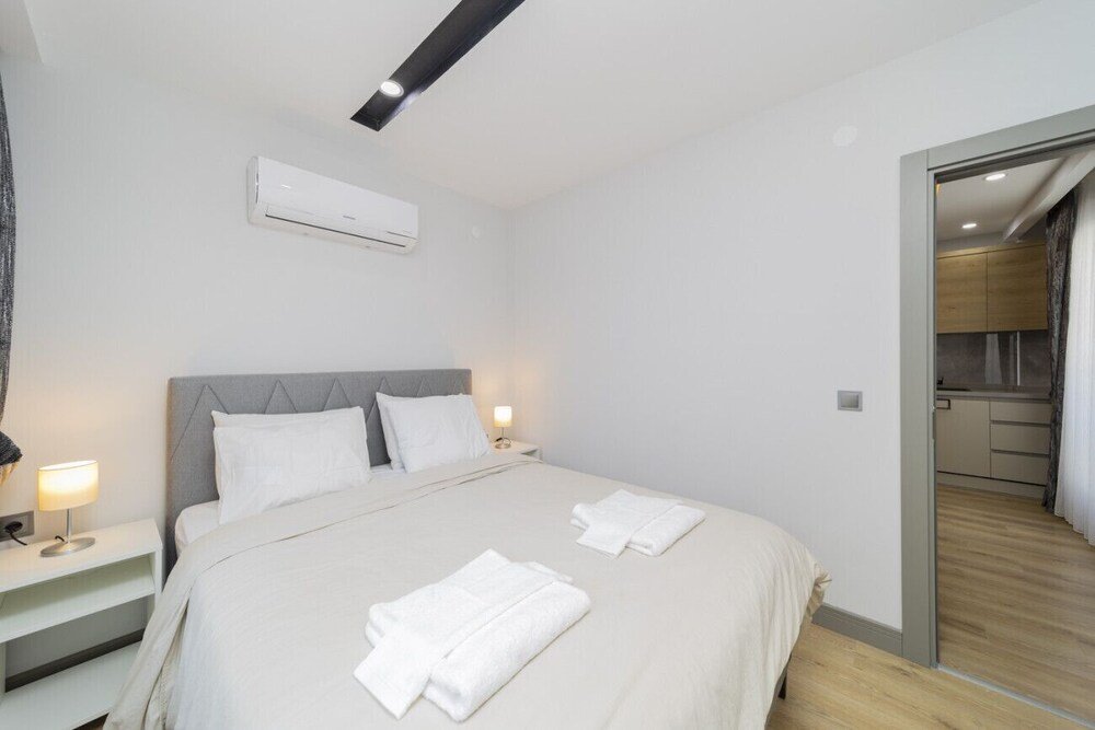 Анталья: Chic Flat With Central Location in Muratpasa