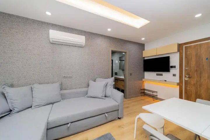 Анталья: Chic Flat With Central Location in Muratpasa