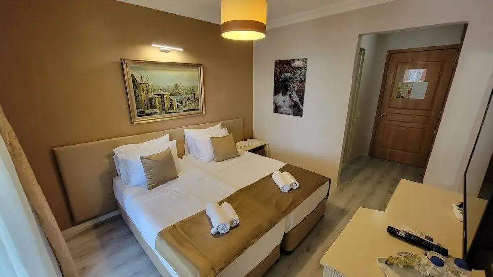 Эдремит: Güneş Otel