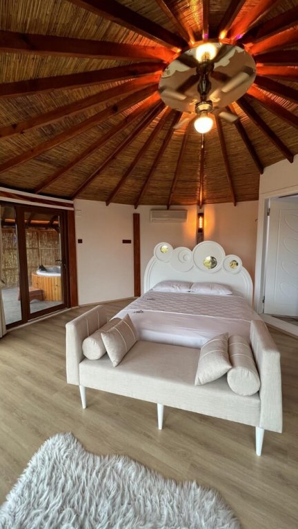 Сакарья: Villa With Pool Backyard and Jacuzzi in Sapanca