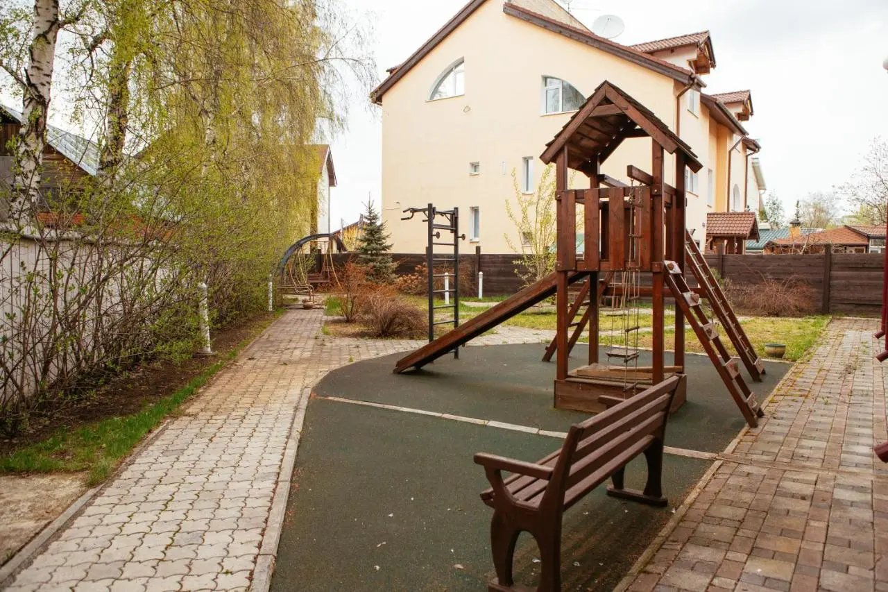 Красноярск: Апартель, Биатлонная