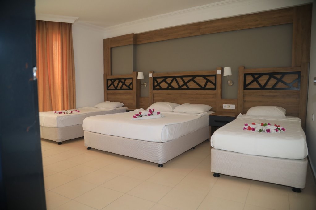 Кемер: Istanbul Beach Hotel
