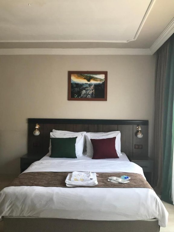 Ван: Comfort Suit Hotel