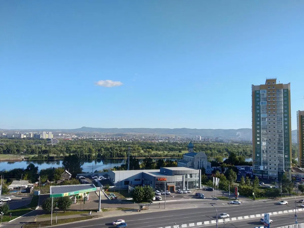 Красноярск: Апартаменты на Кристалле
