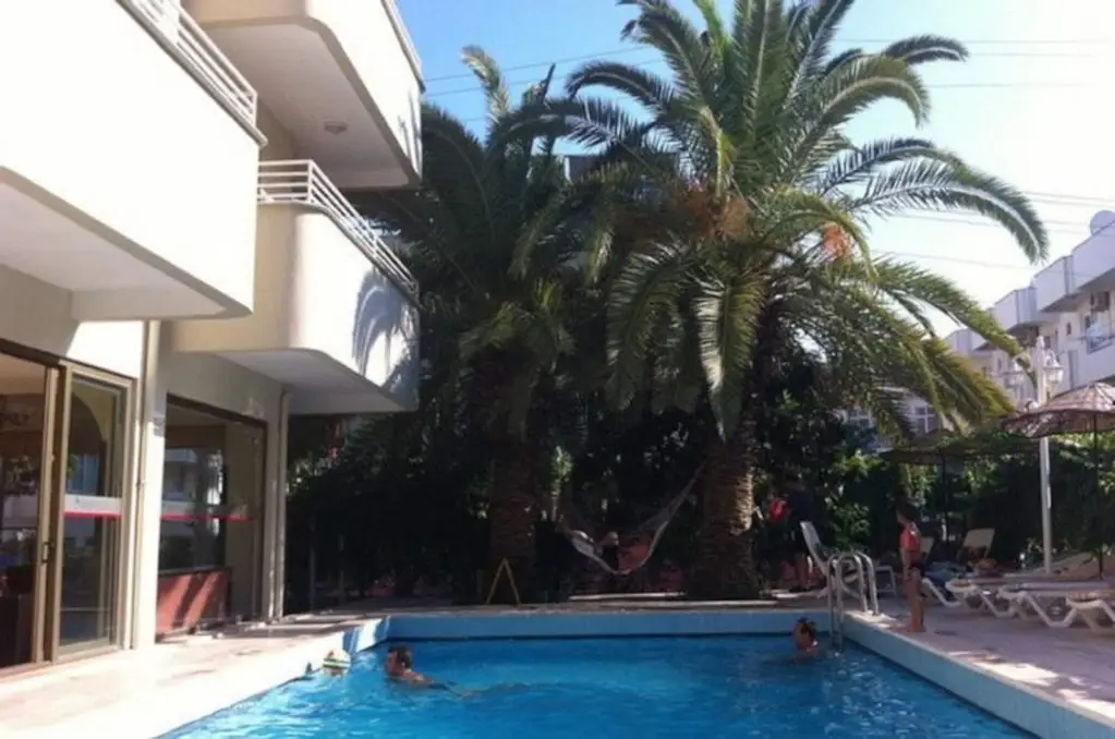 Green Palm Hotel — фото 1