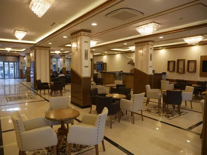 Татван: Taşar Royal Hotel