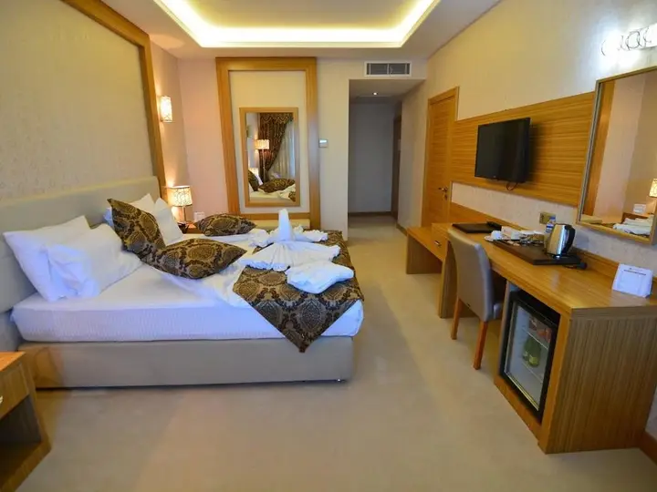 Татван: Taşar Royal Hotel