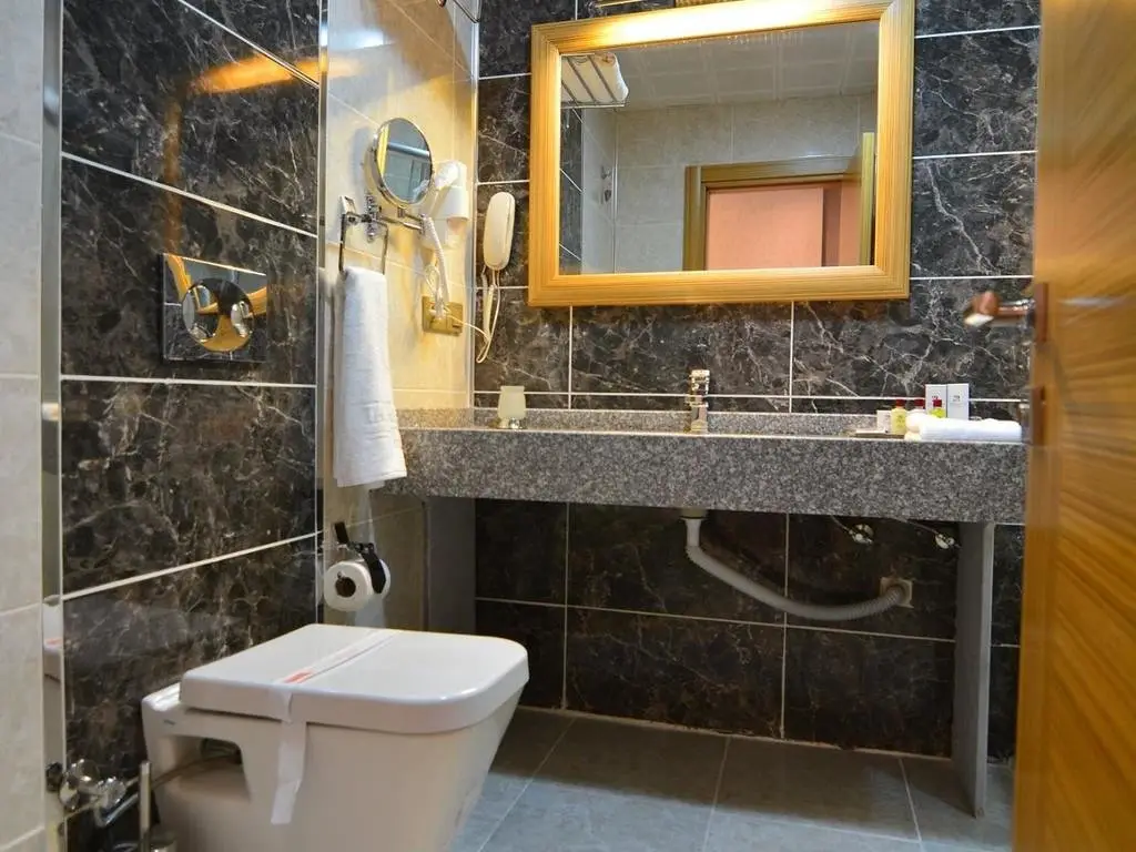 Татван: Taşar Royal Hotel