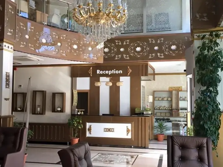 Татван: Taşar Royal Hotel