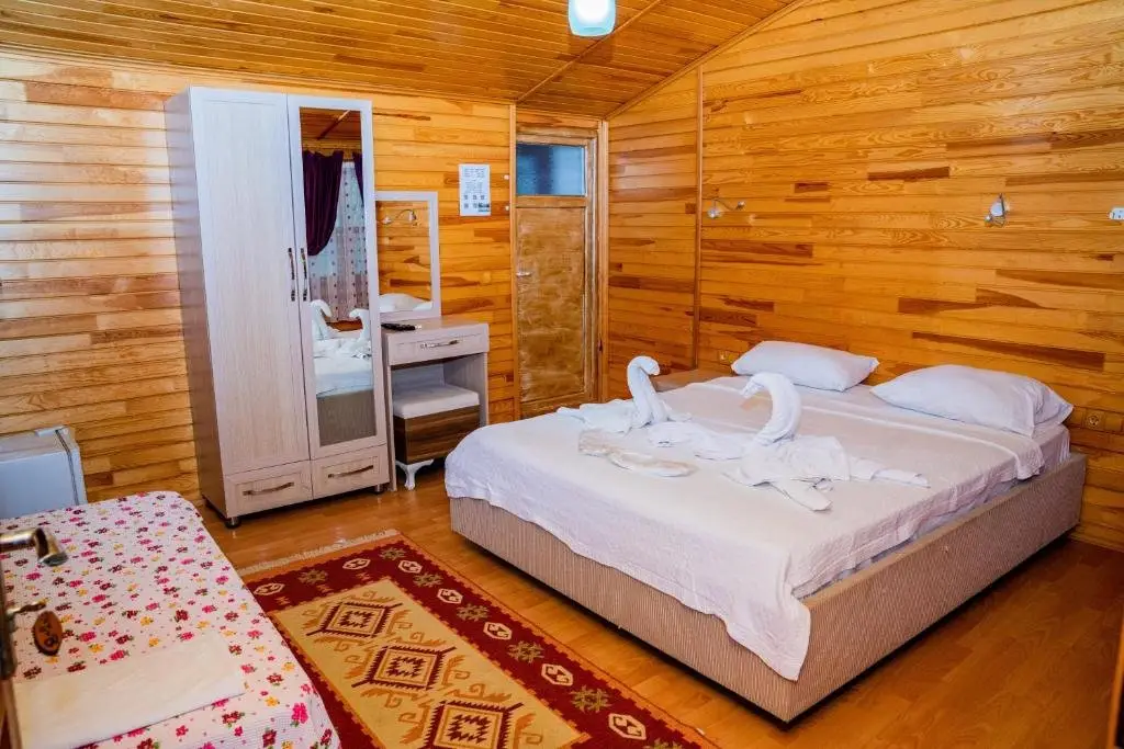 Чиралы: Ikiz Pansiyon Bungalow
