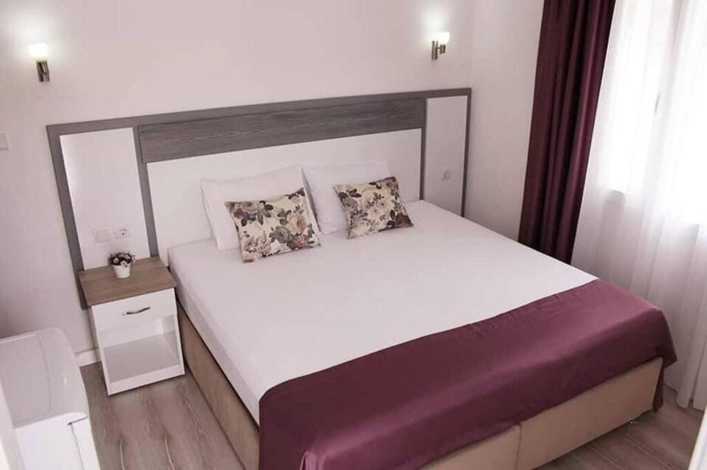 Чешме: Parla Apart Otel