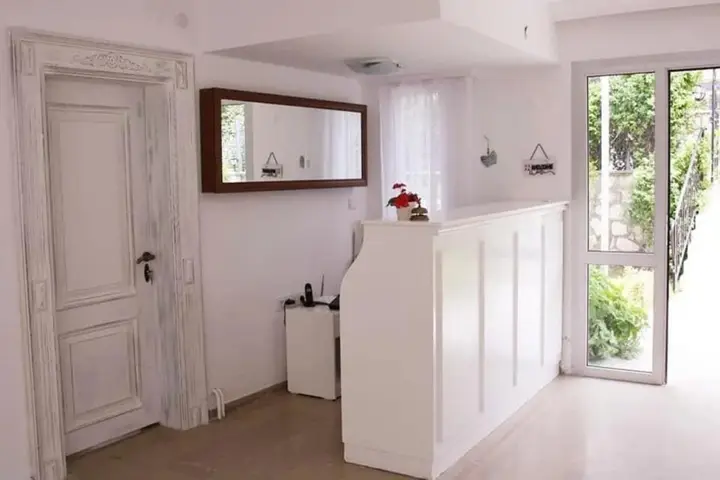 Чешме: Parla Apart Otel