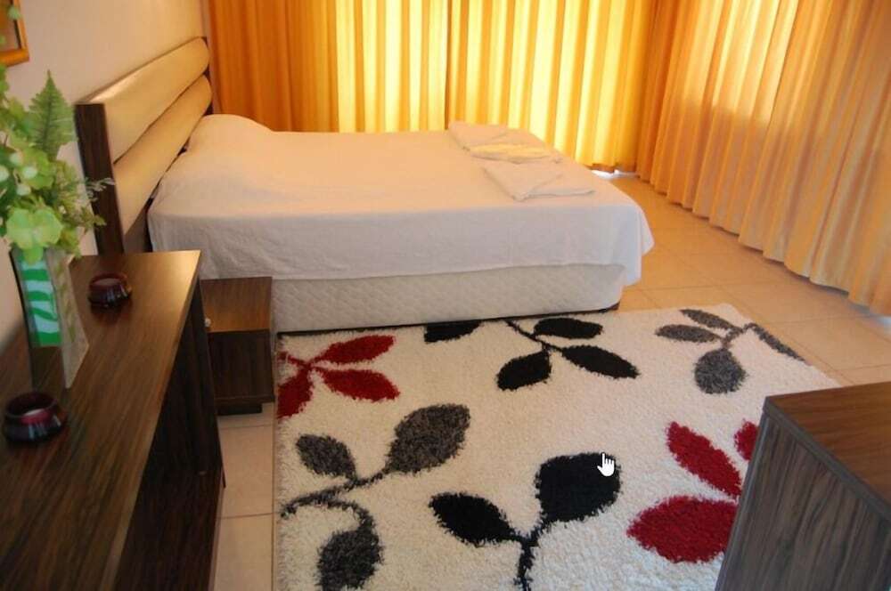 Бурхание: Pidasus Hotel
