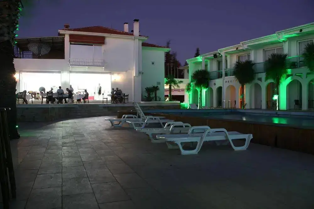 Бурхание: Pidasus Hotel