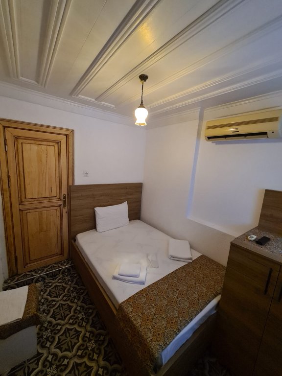 Стамбул: Kadıköy White House