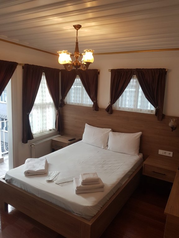 Стамбул: Kadıköy White House