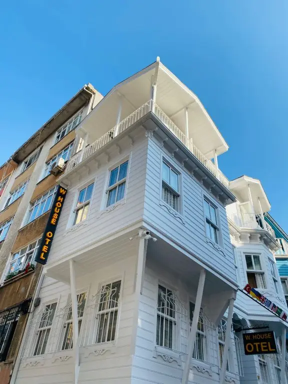 Стамбул: Kadıköy White House