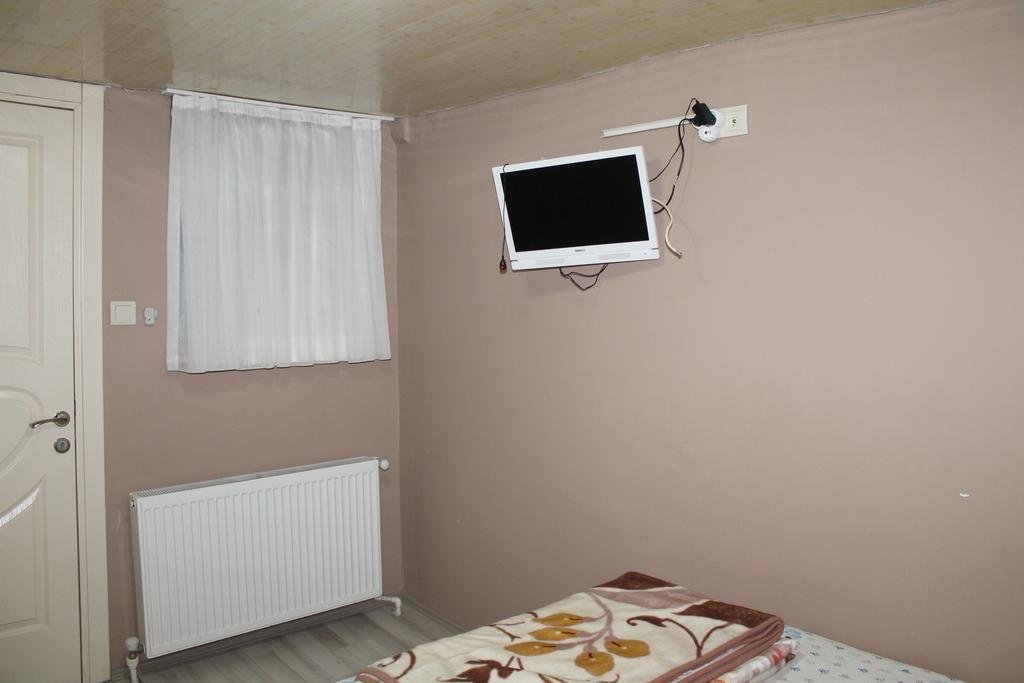 Чынарджык: Kirmizi Yali Motel