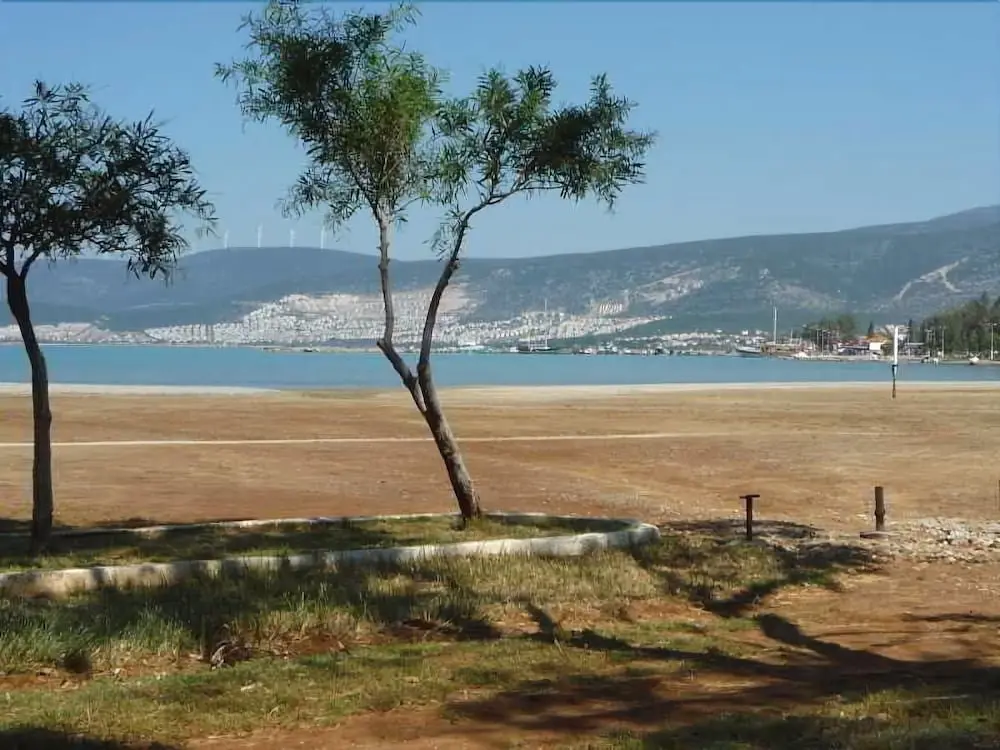 Акбук: A Touch of Paradise Resort