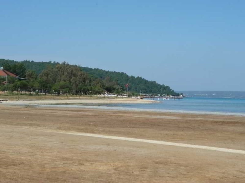 Акбук: A Touch of Paradise Resort