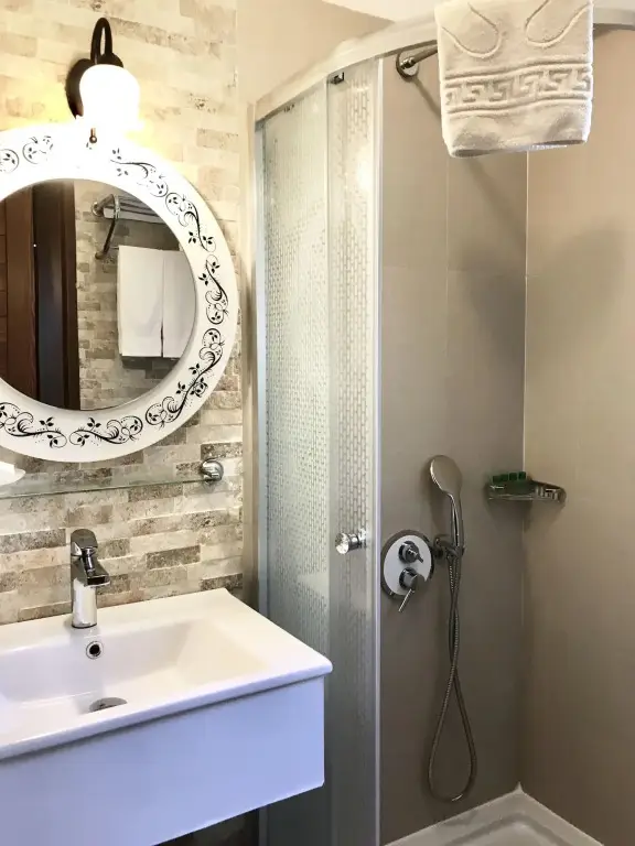 Ada Bacchus Hotel — фото 1