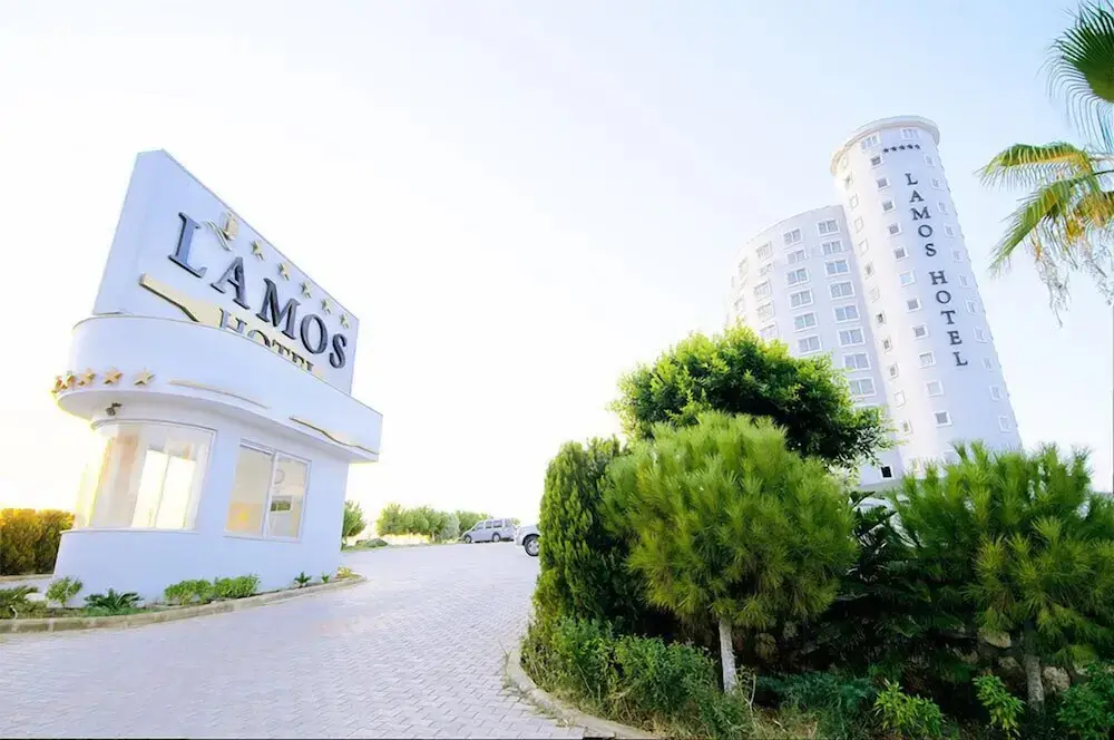 Lamos Hotel — фото 1