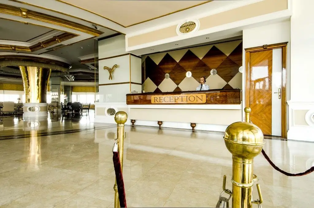 Lamos Hotel — фото 1