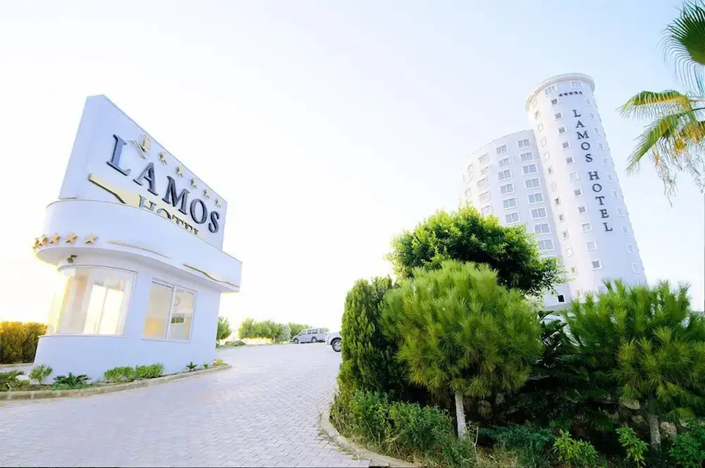 Lamos Hotel — фото 1